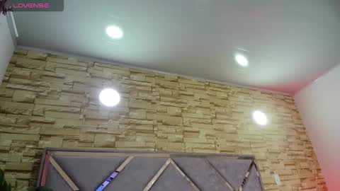 jade white  online show from 19, 1, 2026