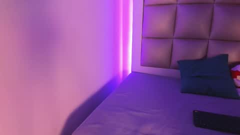 jadeestudios online show from 18, 12, 2025