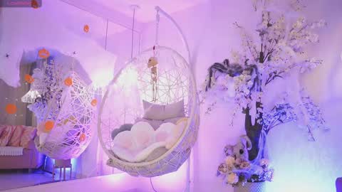 Jade Summer online show from 8, 10, 2025