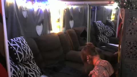 Jamie Rose Queenschild ever... online show from 22, 2, 2025