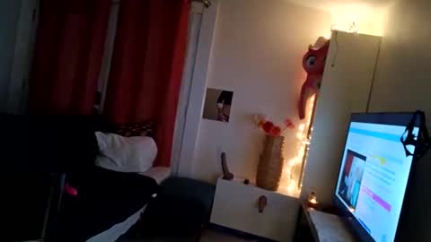 Jamie Rose Queenschild ever... online show from 2, 2, 2026