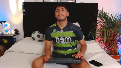 Snapshot of jaiden_thoner chatting on 28, 11, 2025 Jaiden online show from 28, 11, 2025