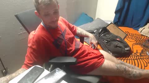 showingitoff online show from 11, 10, 2025