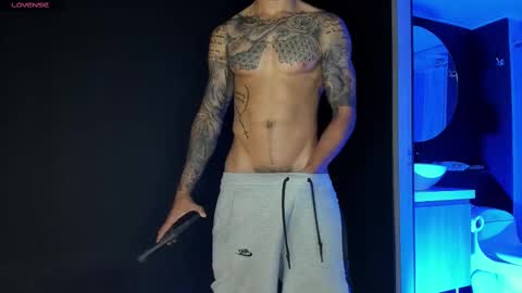 Snapshot of jakee_brown chatting on 5, 3, 2025 Santiago online show from 5, 3, 2025