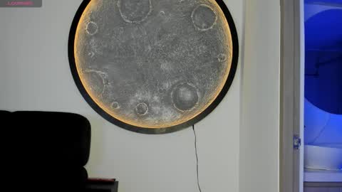 Snapshot of jakee_brown chatting on 8, 11, 2025 Santiago online show from 8, 11, 2025