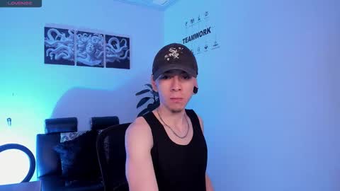 james_adamss_ online show from 24, 11, 2025