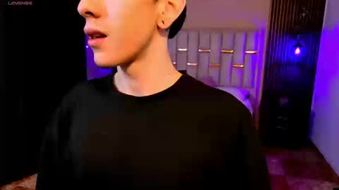 james_adamss_ online show from 18, 3, 2026