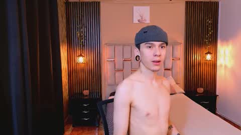 james_adamss_ online show from 25, 3, 2026