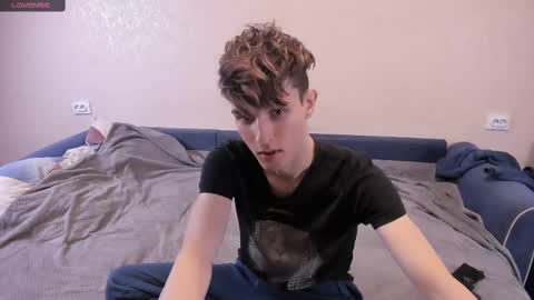 Snapshot of james_mil chatting on 13, 2, 2025 James online show from 13, 2, 2025