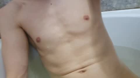 Snapshot of james_mil chatting on 2, 3, 2025 James online show from 2, 3, 2025