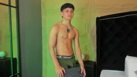 Snapshot of jamesgolden_ chatting on 2, 12, 2025 jamesgolden_ online show from 2, 12, 2025