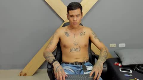 Snapshot of jamesinked_ chatting on 13, 12, 2024 Jamesinked online show from 13, 12, 2024