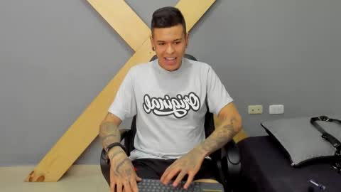 Snapshot of jamesinked_ chatting on 27, 12, 2024 Jamesinked online show from 27, 12, 2024