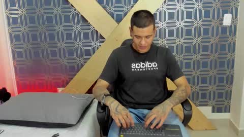 Snapshot of jamesinked_ chatting on 7, 1, 2025 Jamesinked online show from 7, 1, 2025