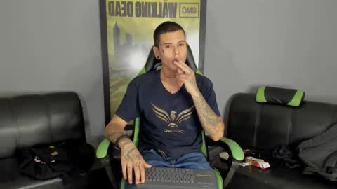 Snapshot of jamesinked_ chatting on 12, 1, 2025 Jamesinked online show from 12, 1, 2025