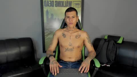 Snapshot of jamesinked_ chatting on 12, 1, 2025 Jamesinked online show from 12, 1, 2025