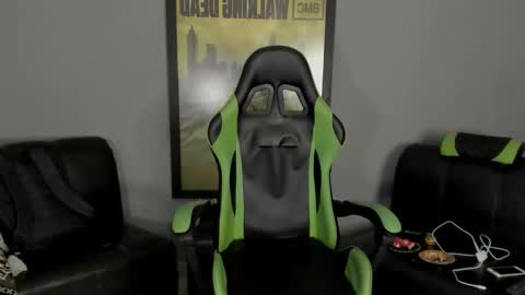 Snapshot of jamesinked_ chatting on 4, 2, 2025 Jamesinked online show from 4, 2, 2025