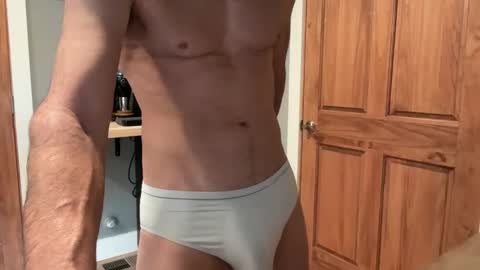 Snapshot of jameslikesyouaton chatting on 5, 1, 2025 James likes you online show from 5, 1, 2025