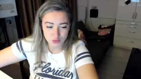 Snapshot of jamielane chatting on 2, 12, 2025 jamielanecb online show from 2, 12, 2025