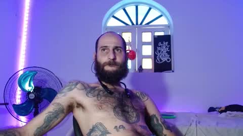 Snapshot of jammes_owen chatting on 9, 10, 2025 Jammes. online show from 9, 10, 2025