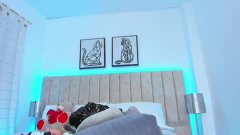 Snapshot of janne_moore chatting on 8, 1, 2025 Jane online show from 8, 1, 2025