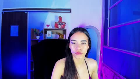 jasmin_skinny online show from 3, 12, 2025