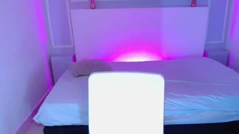 Snapshot of jasminebella0 chatting on 9, 3, 2025 Jazmin online show from 9, 3, 2025