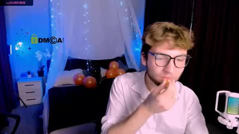 Snapshot of jason_sweety chatting on 27, 10, 2025 jason_sweety online show from 27, 10, 2025