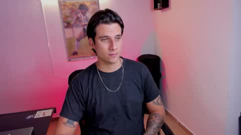 Snapshot of jayalvarrez_ chatting on 4, 11, 2025 Jay Alvarrez online show from 4, 11, 2025