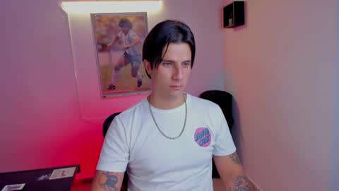 Snapshot of jayalvarrez_ chatting on 11, 11, 2025 Jay Alvarrez online show from 11, 11, 2025