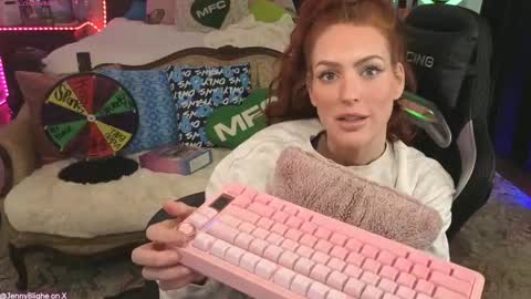 Snapshot of jaybeitsme chatting on 21, 12, 2025 JennyBlighe online show from 21, 12, 2025