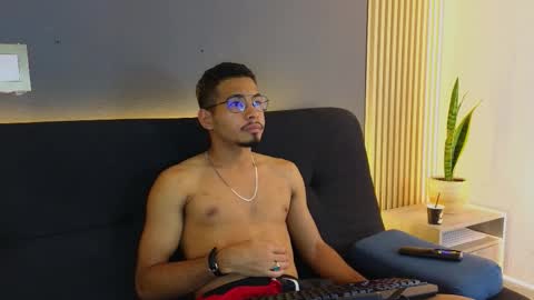 Snapshot of jaybrown_1 chatting on 10, 10, 2025 Jay online show from 10, 10, 2025