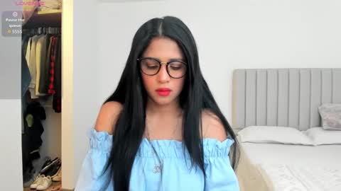 Snapshot of jazmin1000 chatting on 12, 10, 2025 valentin online show from 12, 10, 2025