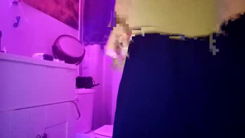 LadronDeCorazones online show from 9, 2, 2026