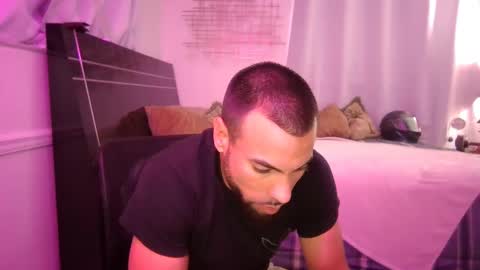 JcMax305 online show from 8, 3, 2025