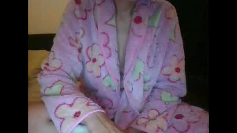 Snapshot of je_melody chatting on 1, 11, 2025 EJ Melody online show from 1, 11, 2025