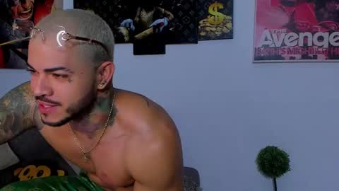 Snapshot of jean_lopez chatting on 8, 3, 2025 Jean axelcrow Modelo Independiente online show from 8, 3, 2025