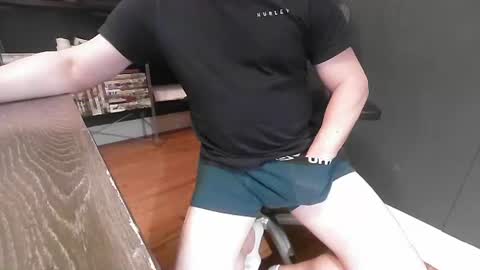 Snapshot of jedge4404 chatting on 5, 2, 2025 jedge4404 online show from 5, 2, 2025