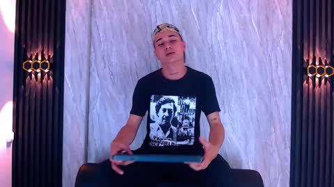 Snapshot of jeic_18 chatting on 11, 11, 2025 jeic 18 online show from 11, 11, 2025