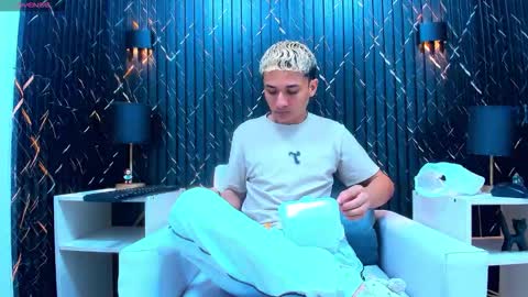 Snapshot of jeic_18 chatting on 18, 11, 2025 jeic 18 online show from 18, 11, 2025