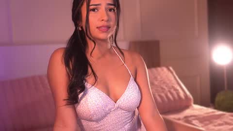 Isabella online show from 6, 2, 2025