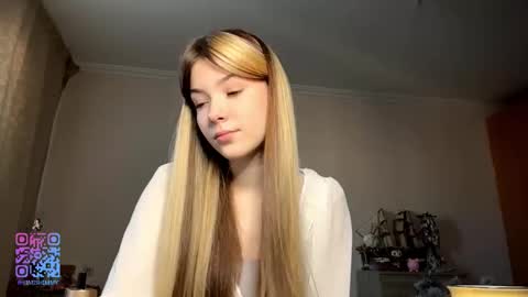 Hey EveryoneIm Kimi  Glad to see you in my room We almost hit 10 Thumb up in one day   online show from 4, 2, 2026