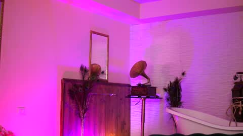 Snapshot of jenna_day chatting on 8, 3, 2025 jenna_day online show from 8, 3, 2025