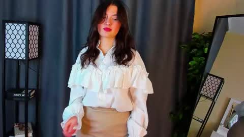 Snapshot of jennifferfrobish chatting on 25, 11, 2025 Jenniffer online show from 25, 11, 2025