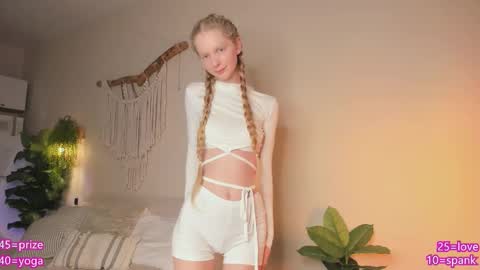 Snapshot of jenny_ames chatting on 17, 12, 2025 Jenny online show from 17, 12, 2025