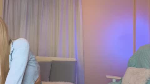 Snapshot of jenny_angelok chatting on 24, 1, 2025 Next broadcast on December 05 subject to change online show from 24, 1, 2025