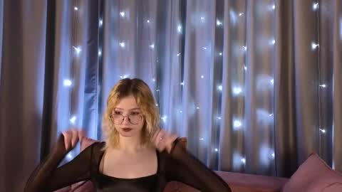 jenny_bunny_ online show from 8, 12, 2024