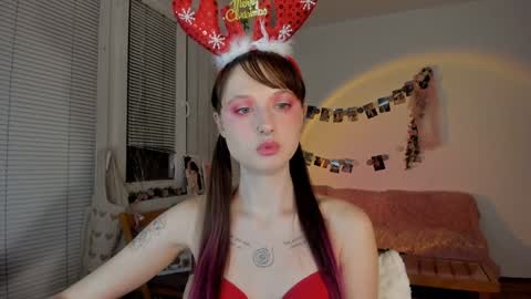 Jennifer Jenny Darling   online show from 23, 12, 2024