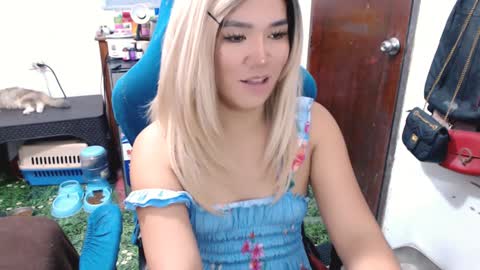 Snapshot of jenny_fromphil chatting on 13, 1, 2025 Jenny online show from 13, 1, 2025