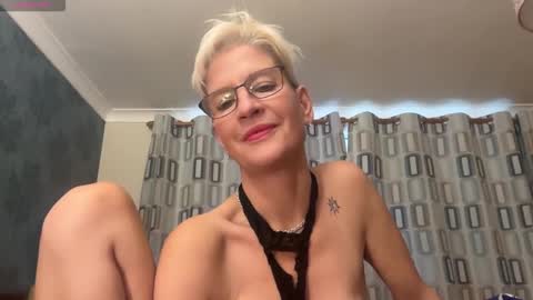 JennyHazel online show from 7, 11, 2025